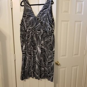 NWT Avenue black and white sundress size 30/32